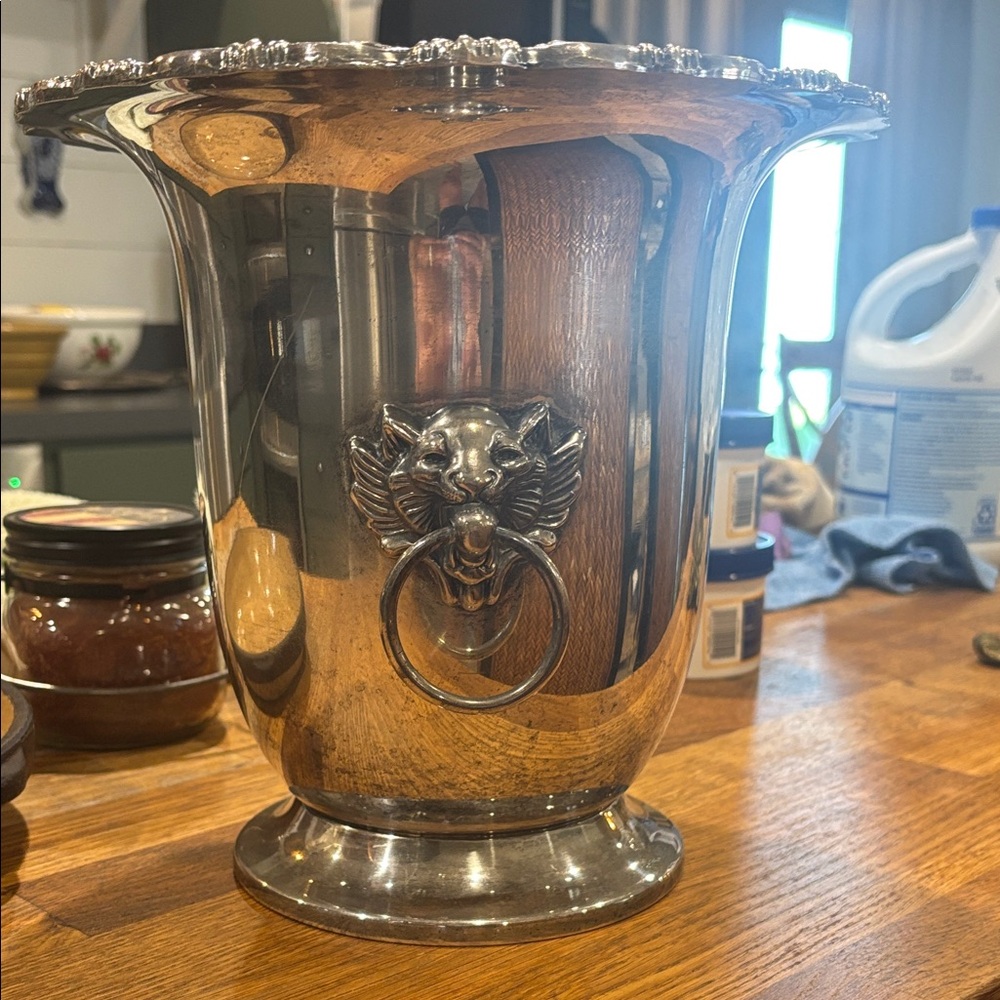 Elegant Poole and Silver Company Lion Head champagne bucket